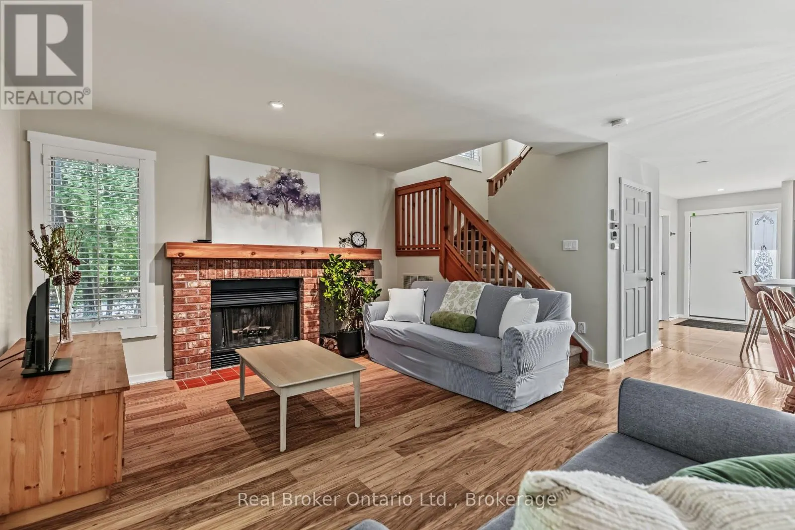 31 - 127 FAIRWAY CRESCENT #31
