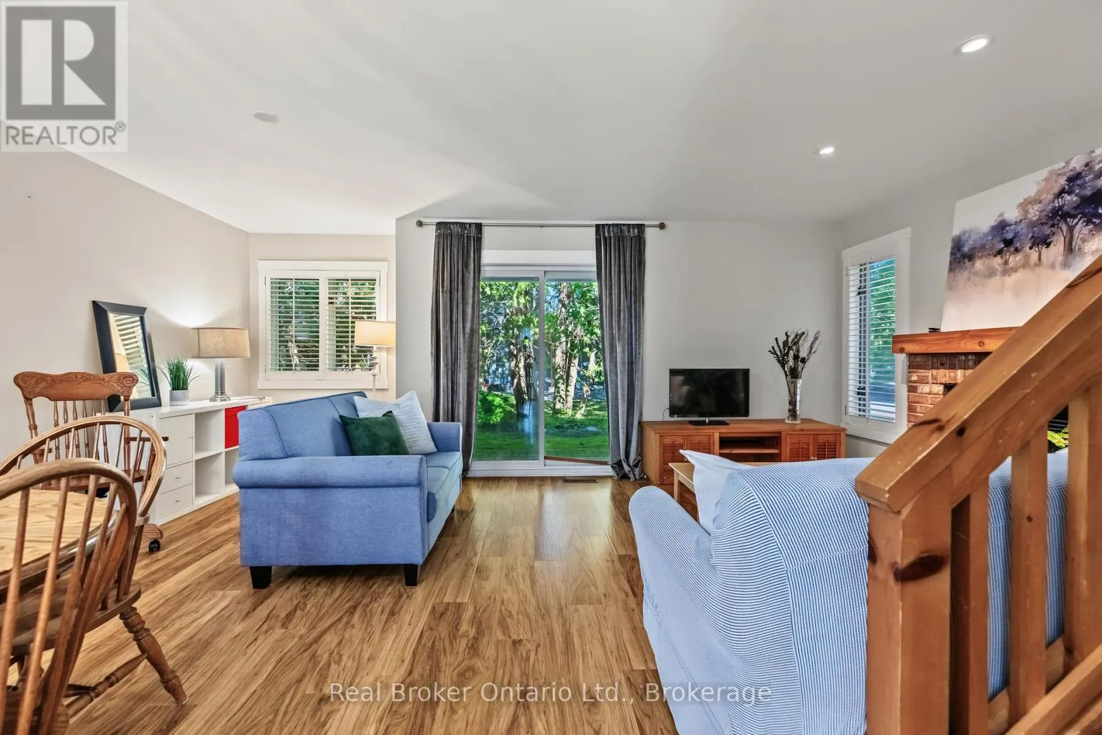 31 - 127 FAIRWAY CRESCENT #31