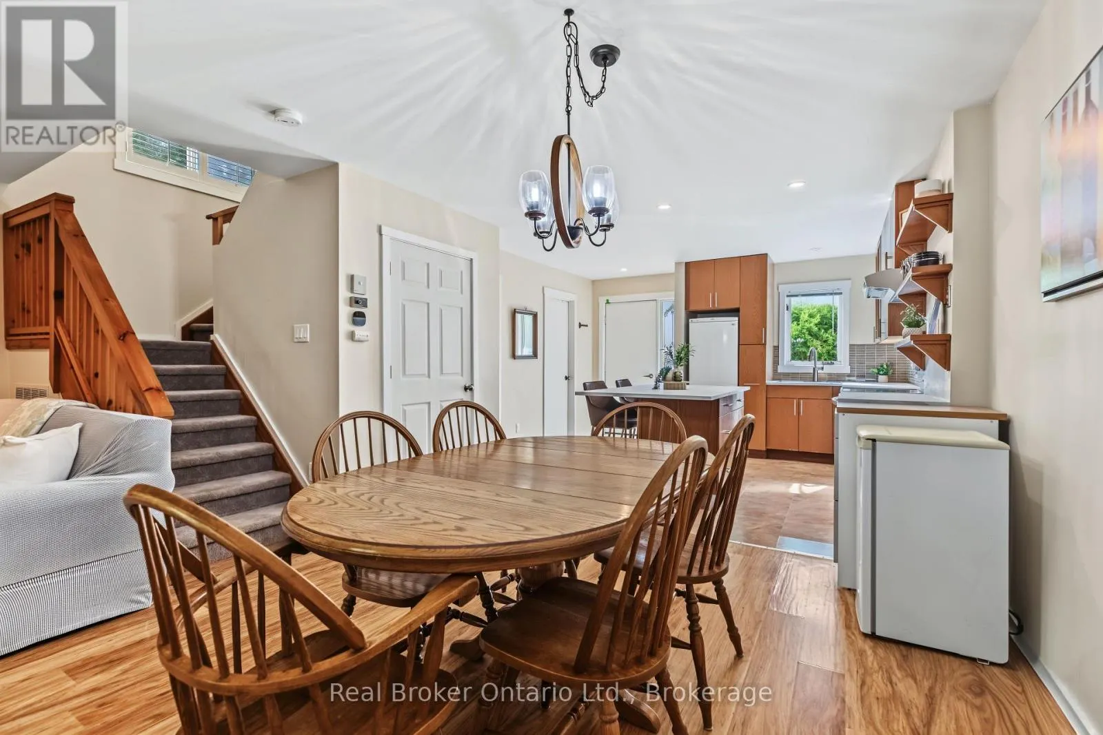 31 - 127 FAIRWAY CRESCENT #31