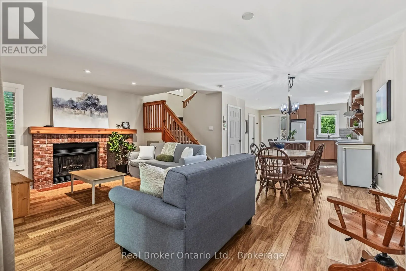 31 - 127 FAIRWAY CRESCENT #31