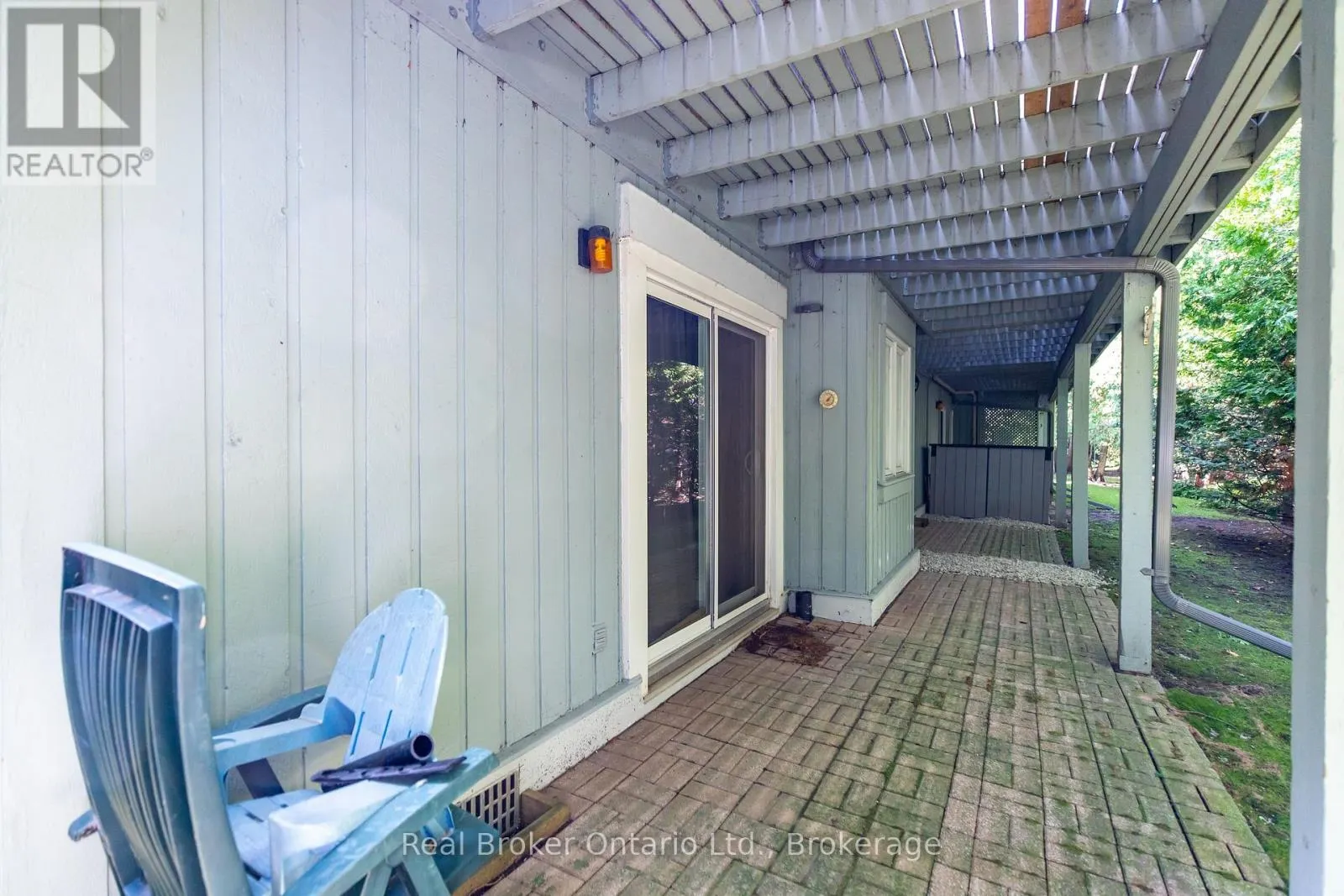 31 - 127 FAIRWAY CRESCENT #31