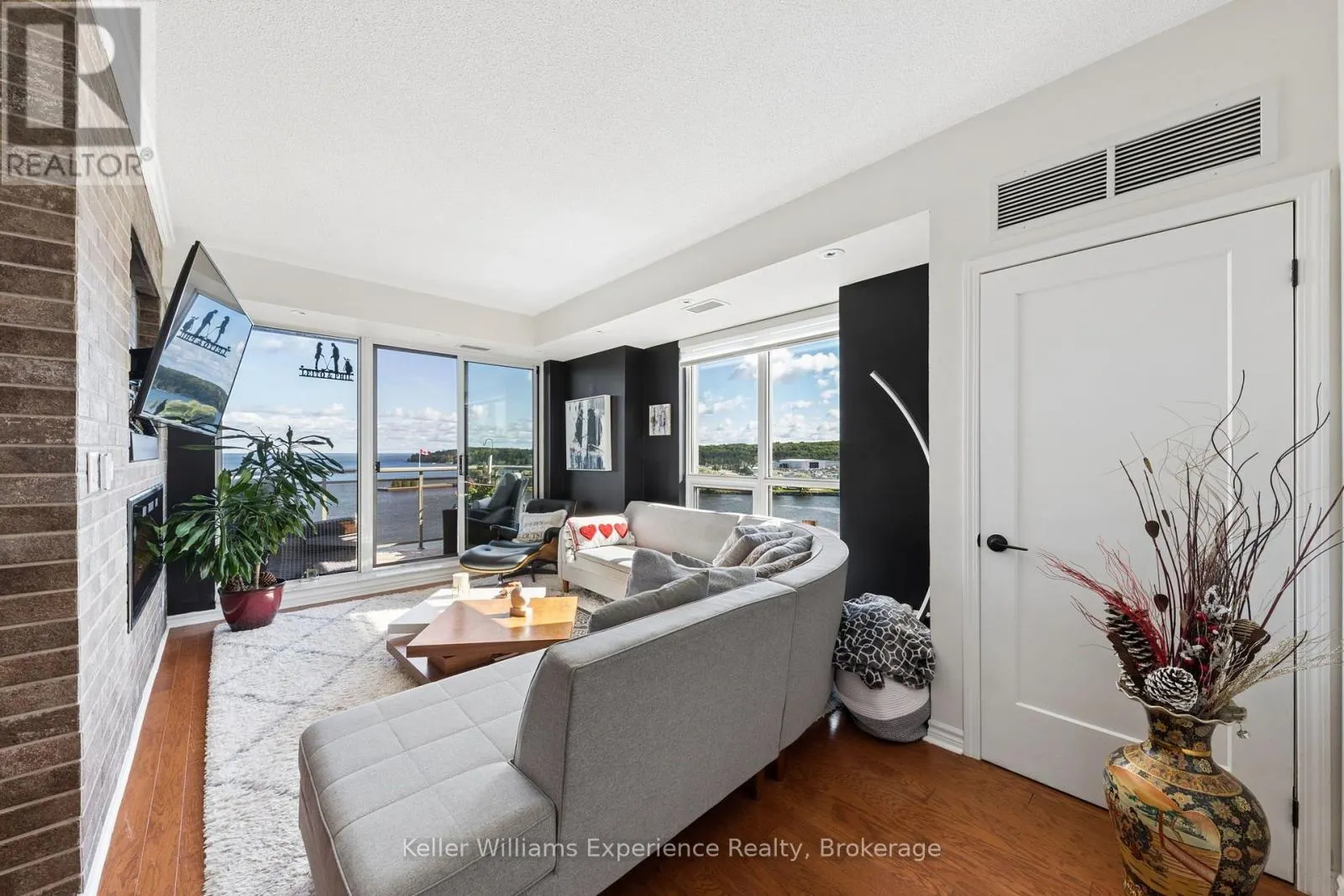 706 - 699 ABERDEEN BOULEVARD #706