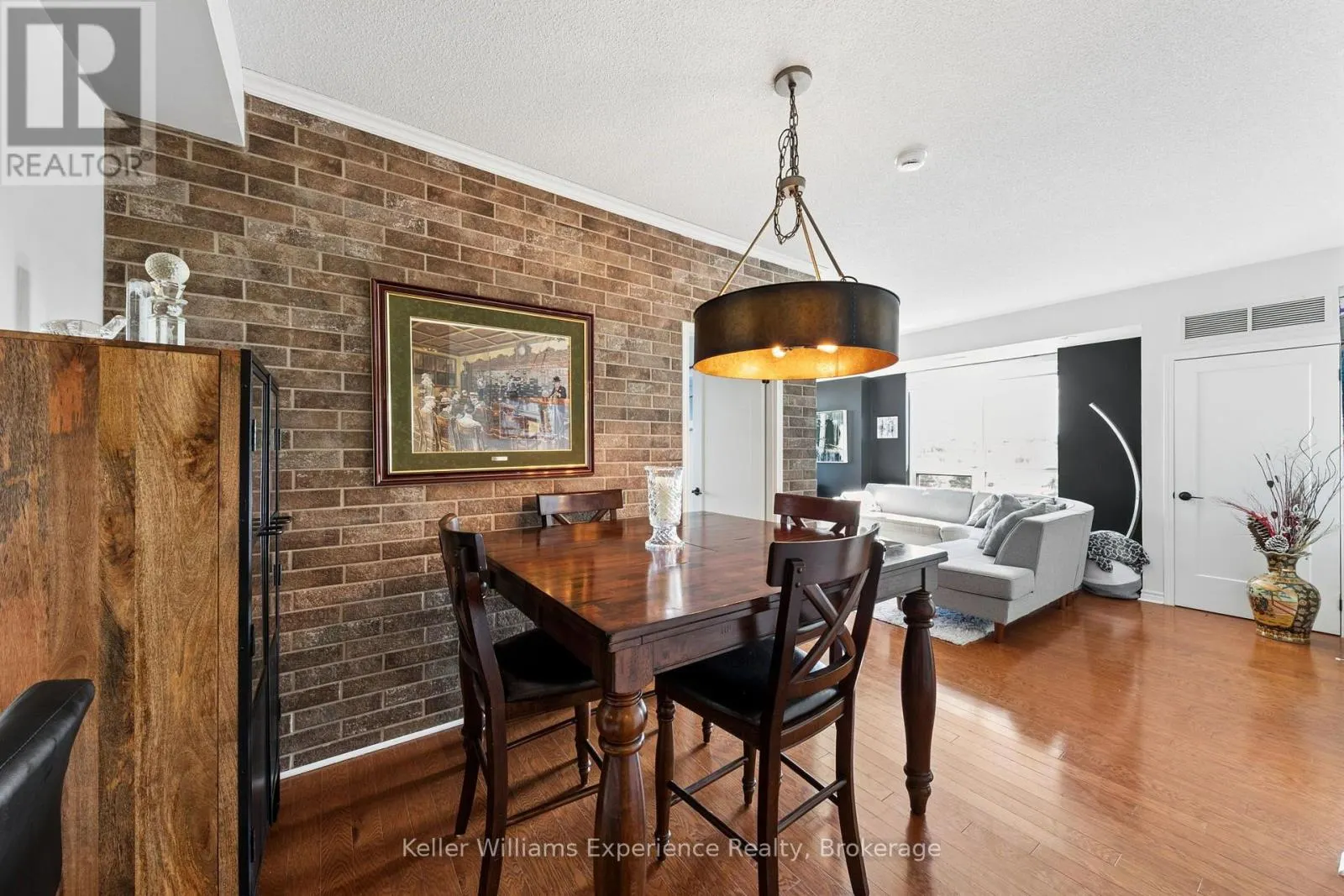 706 - 699 ABERDEEN BOULEVARD #706