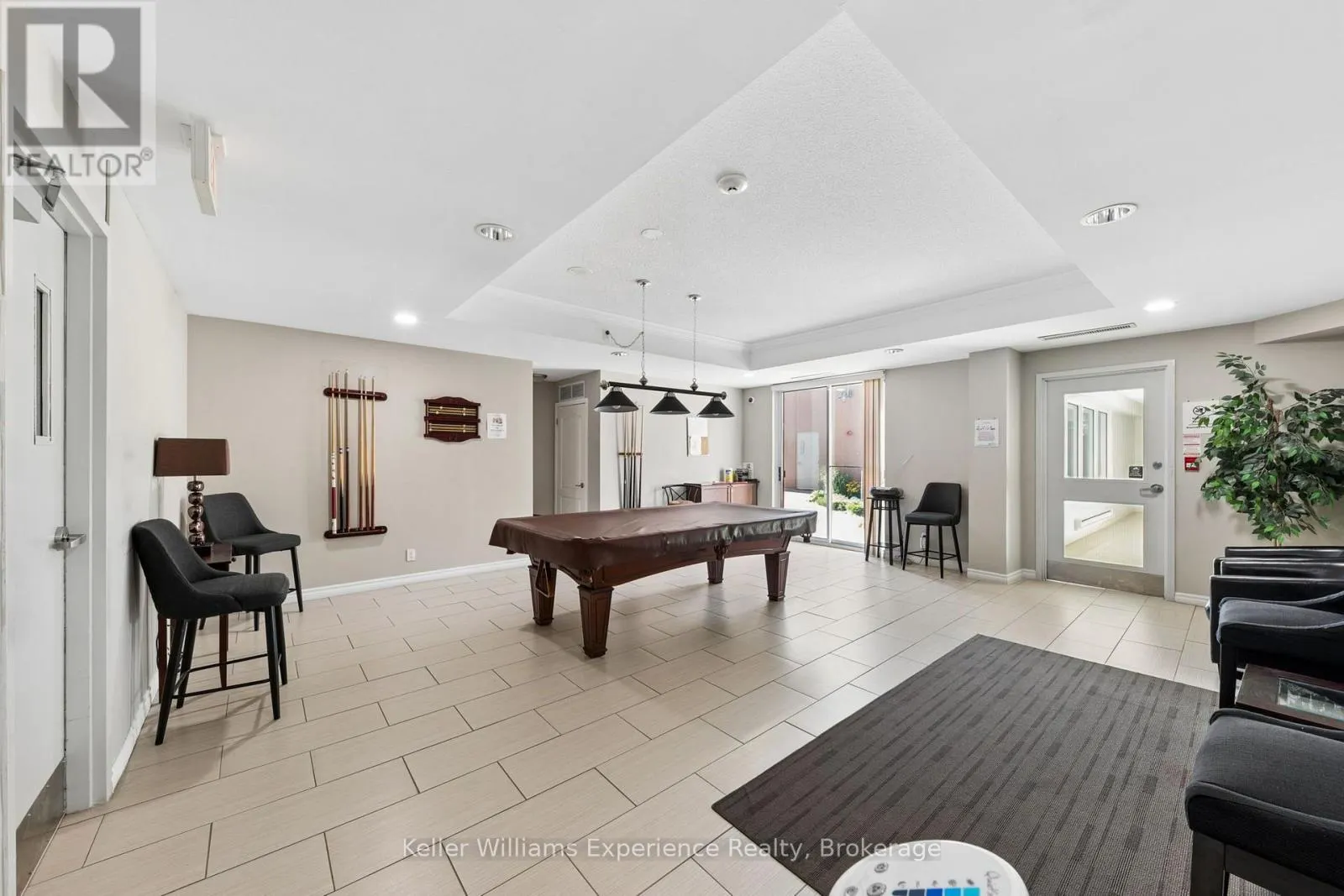 706 - 699 ABERDEEN BOULEVARD #706