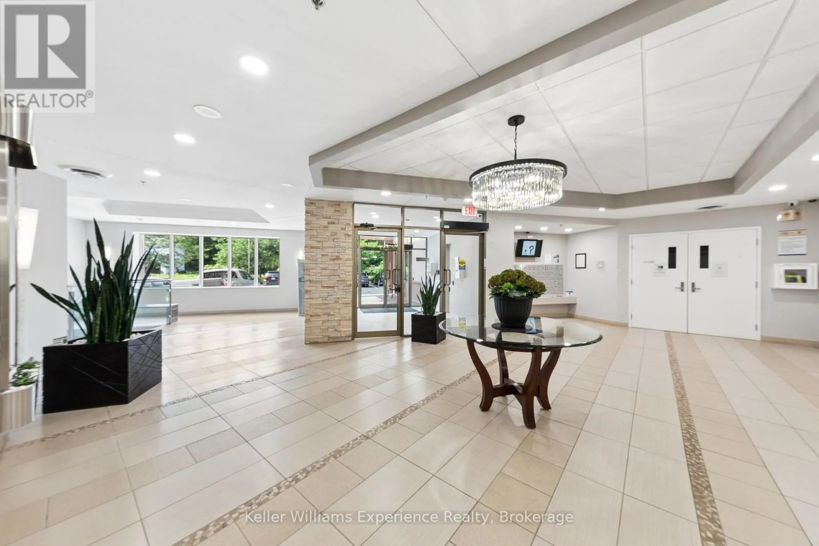 706 - 699 ABERDEEN BOULEVARD #706