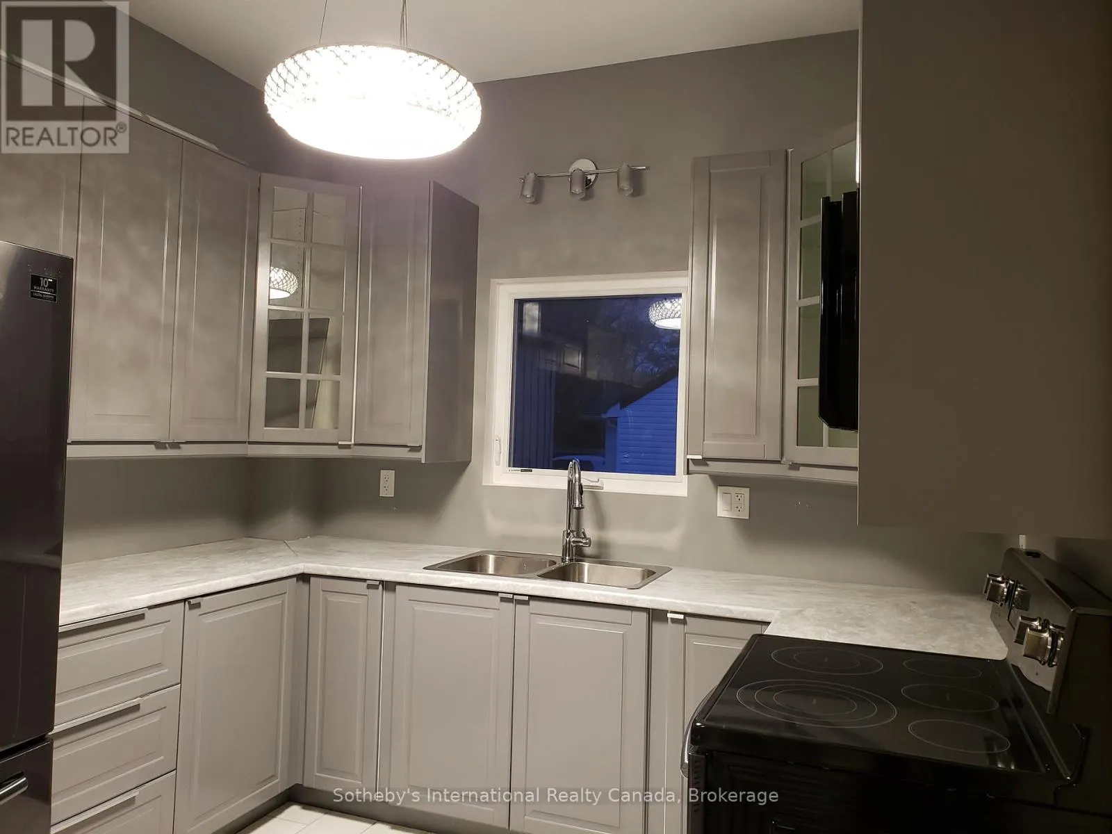 2 - 218 FIFTH STREET #2