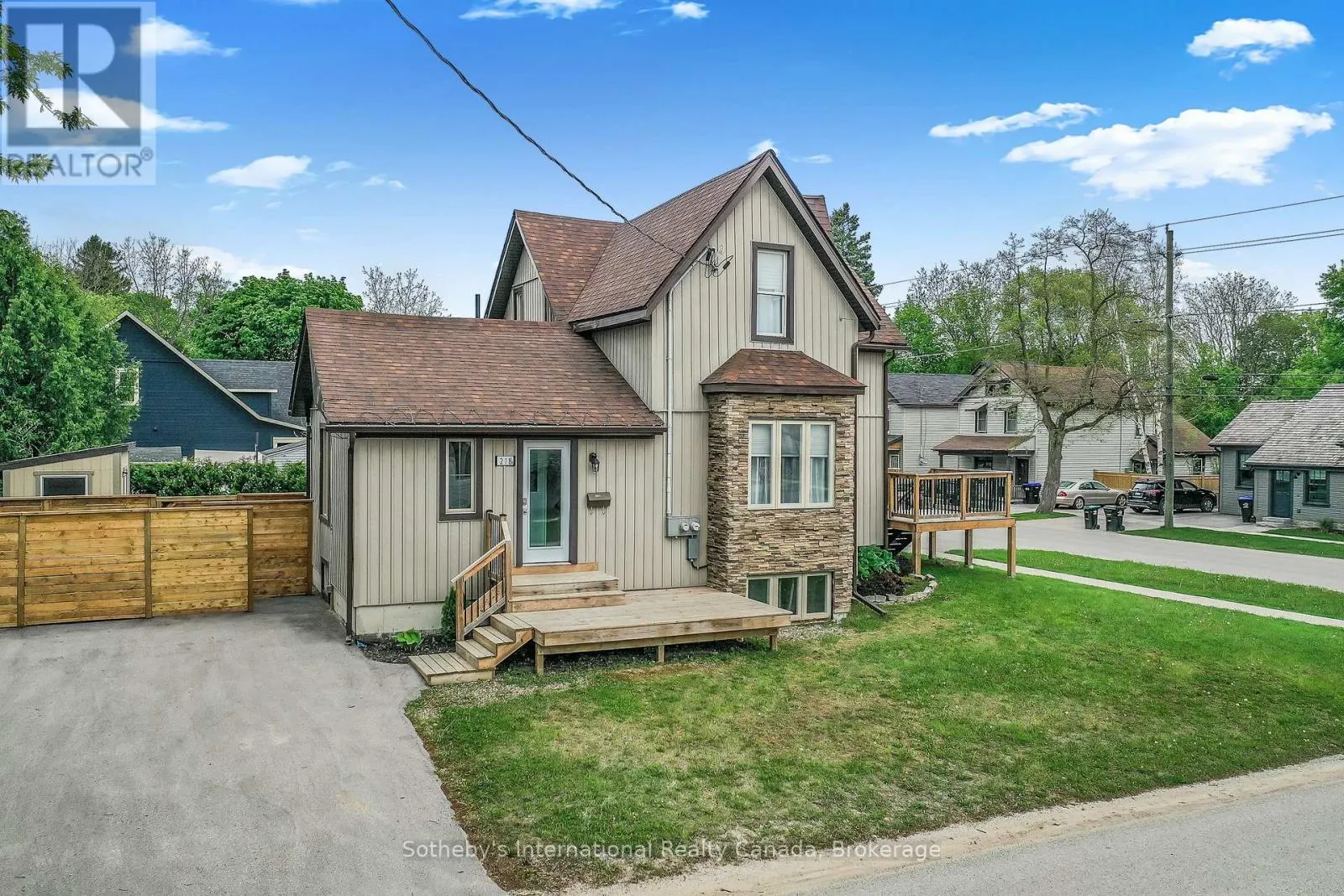 2 - 218 FIFTH STREET #2
