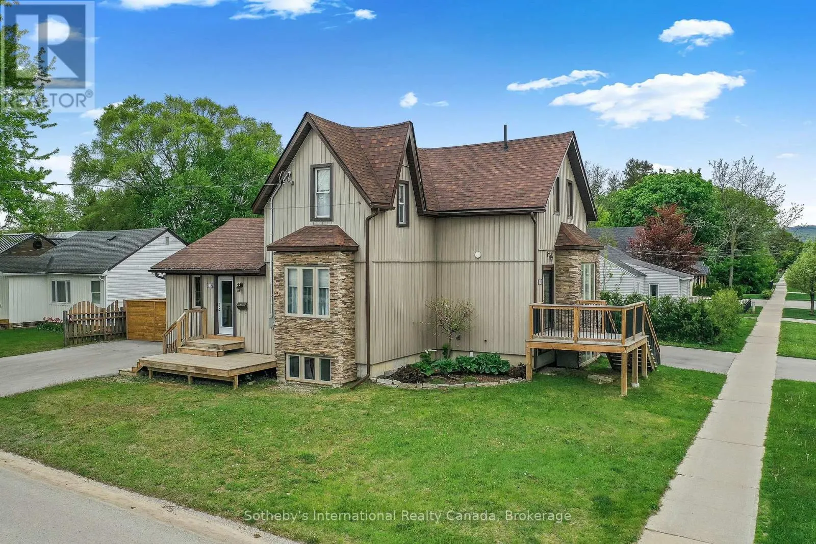 2 - 218 FIFTH STREET #2