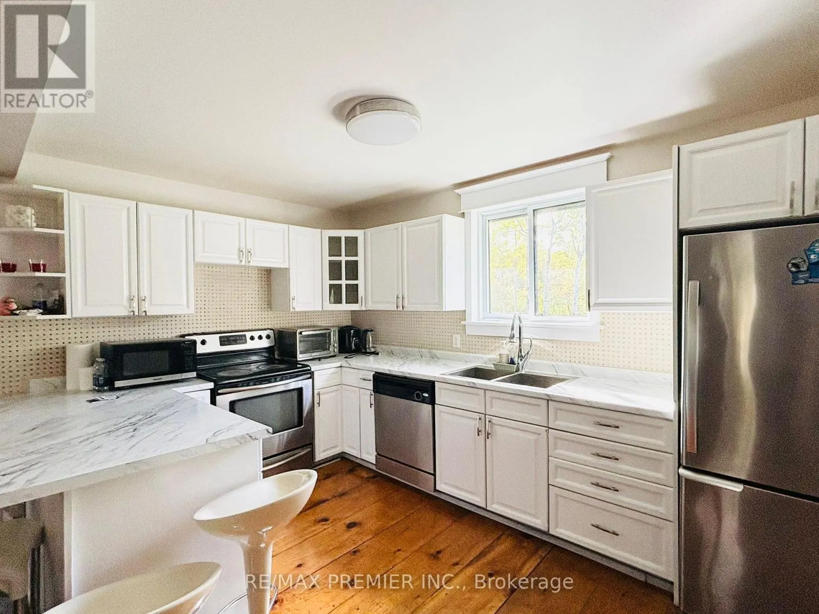 2506 CONCESSION 10 N NOTTAWASAGA ROAD