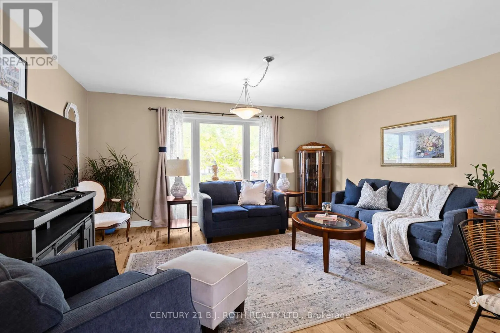 10 ANDREA CRESCENT