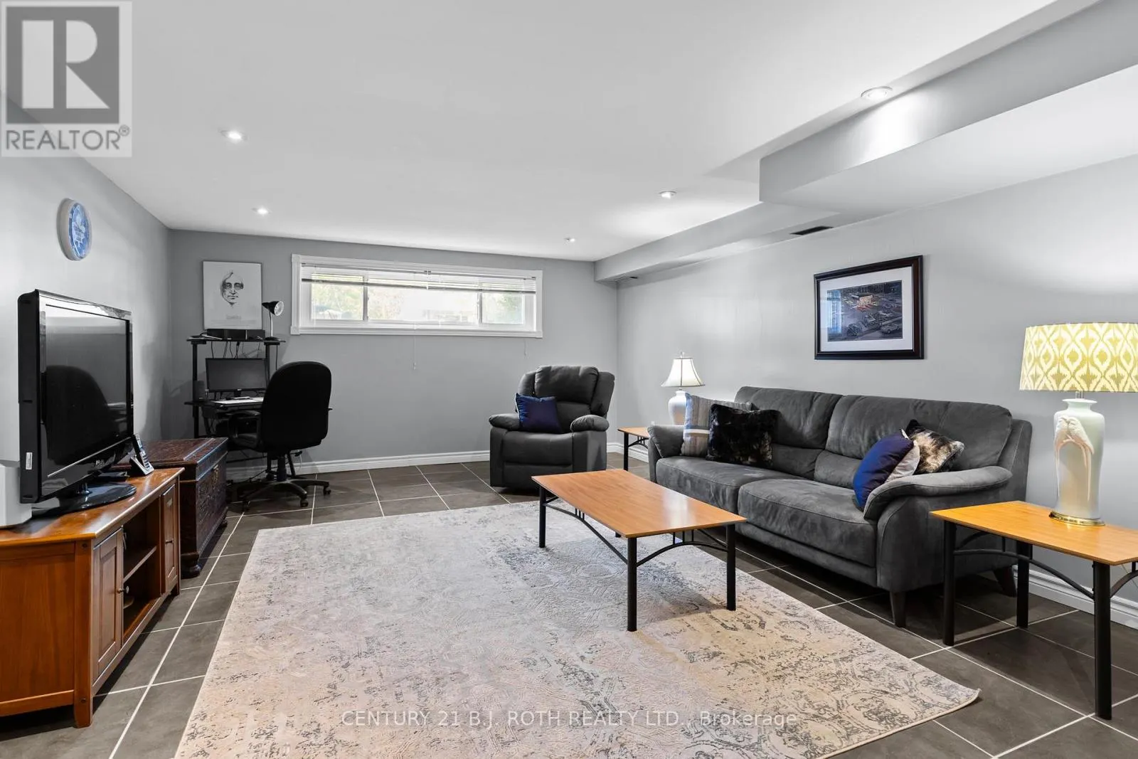 10 ANDREA CRESCENT