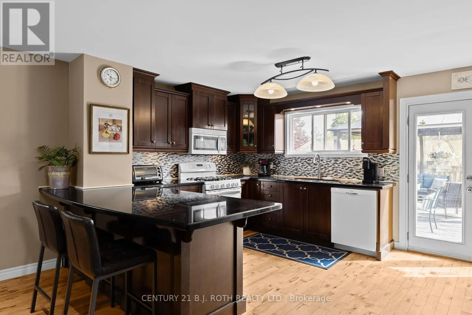 10 ANDREA CRESCENT