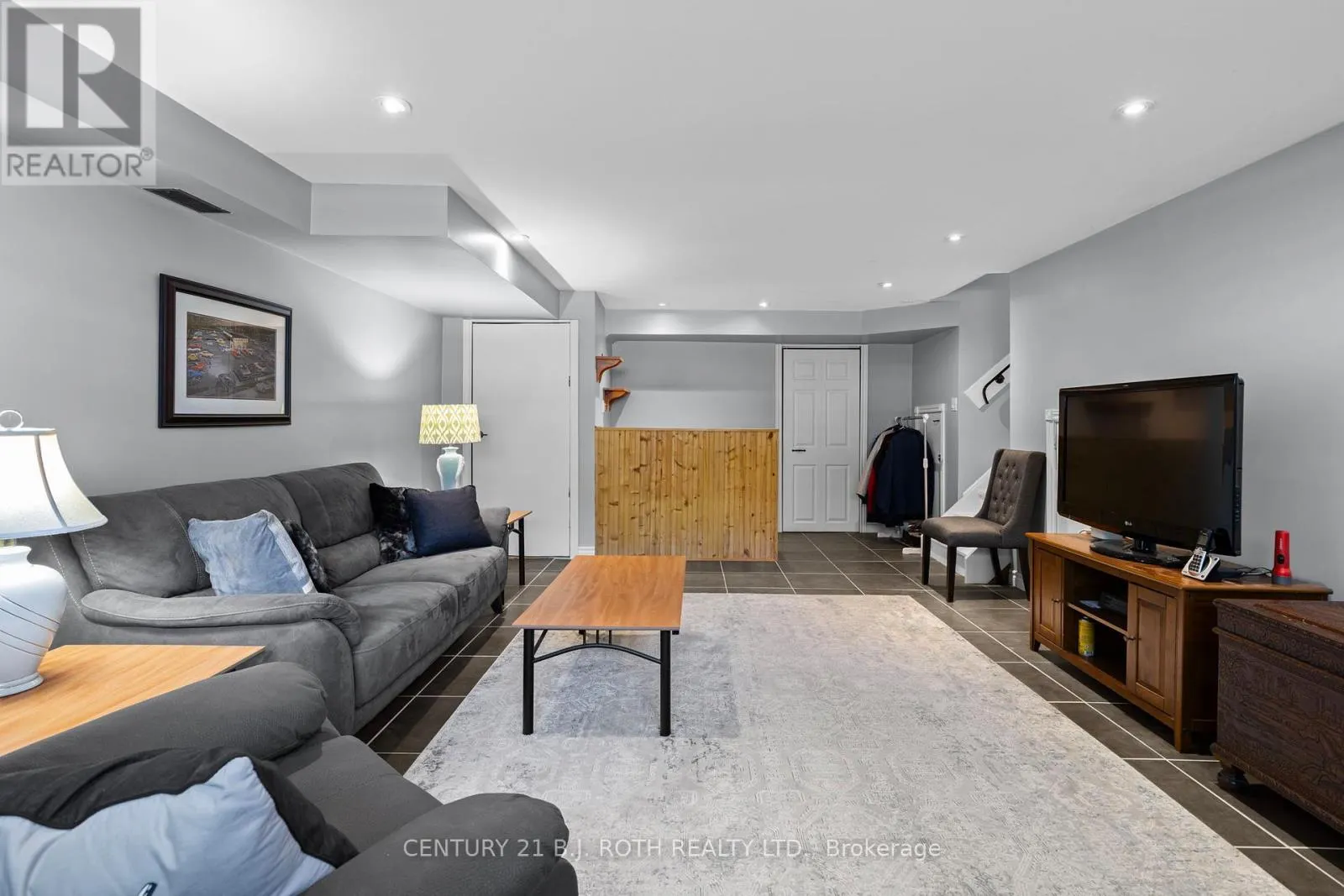 10 ANDREA CRESCENT