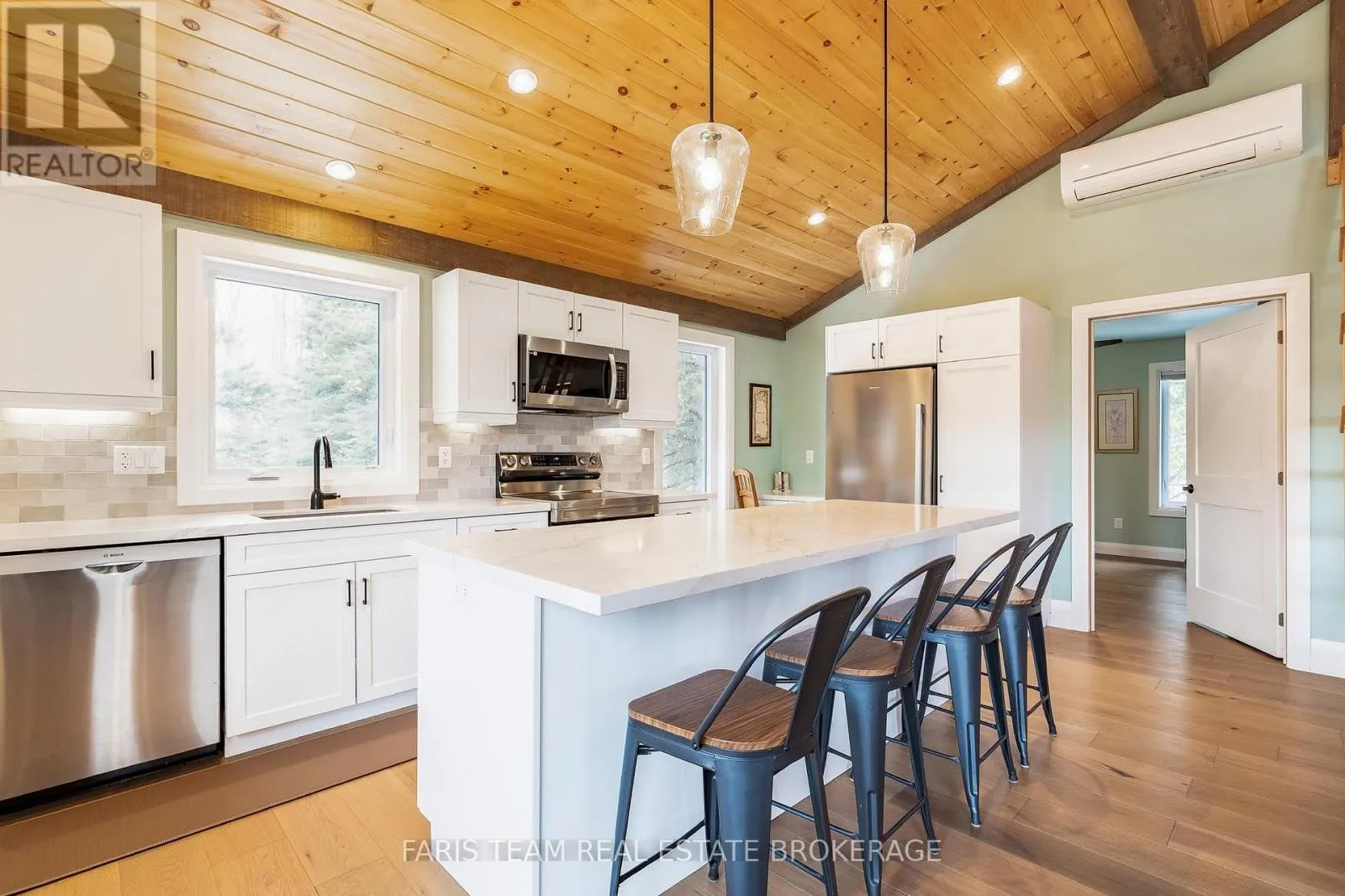 1520 ROSEMOUNT ROAD