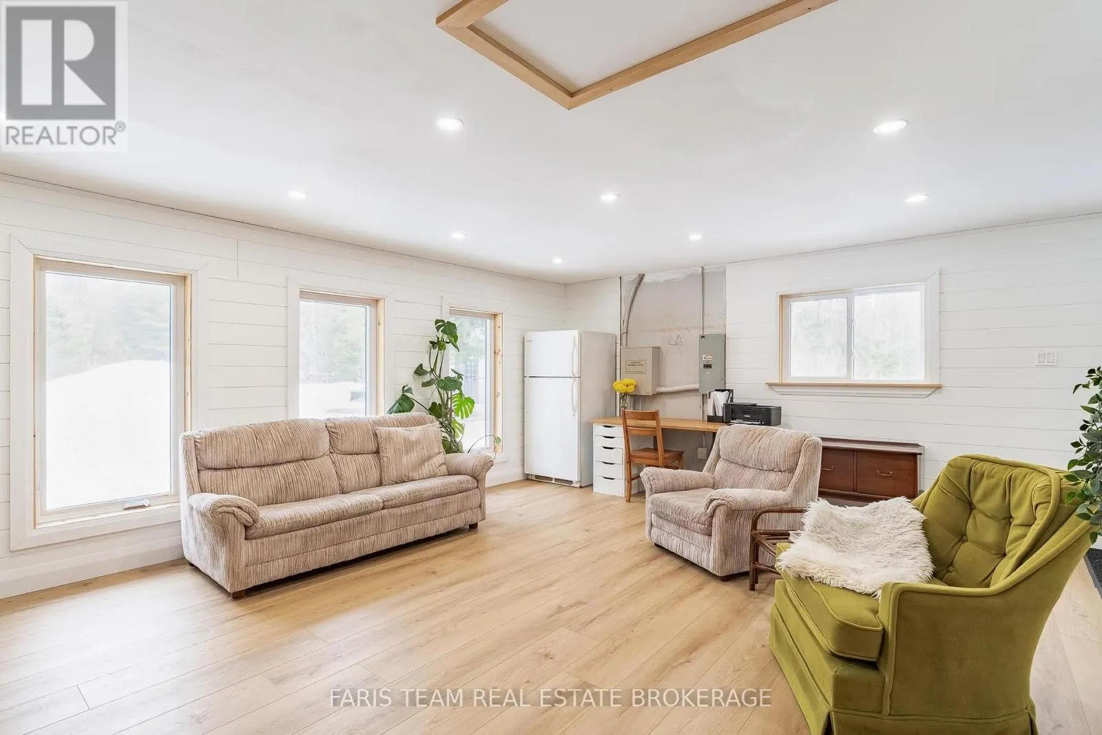 1520 ROSEMOUNT ROAD