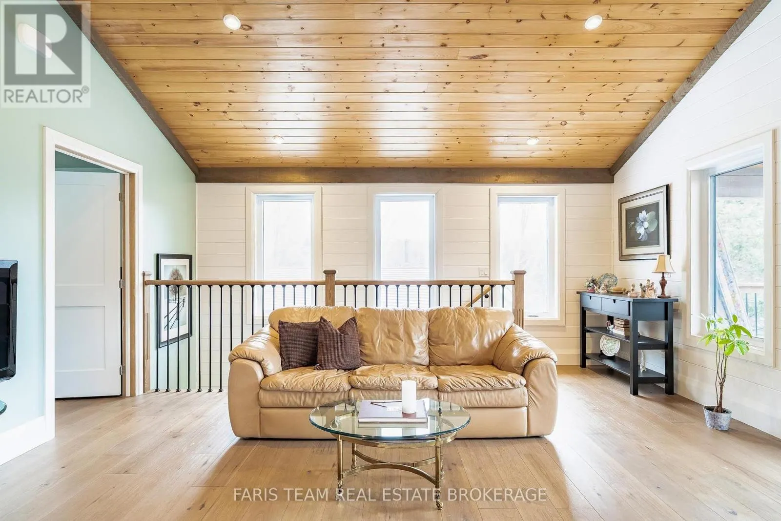 1520 ROSEMOUNT ROAD