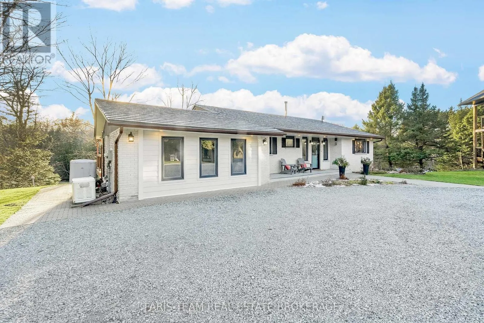 1520 ROSEMOUNT ROAD