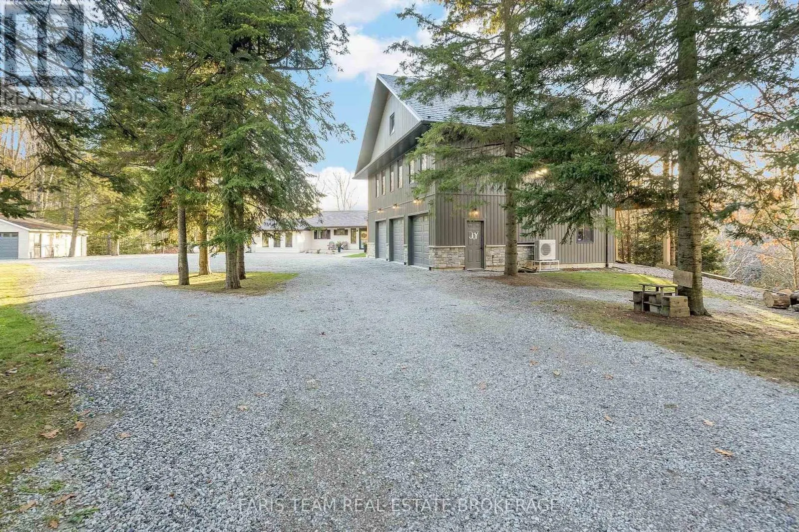 1520 ROSEMOUNT ROAD