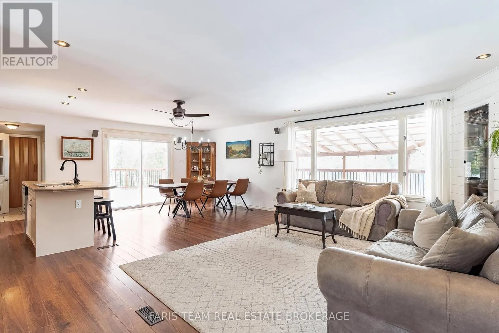 1520 ROSEMOUNT ROAD