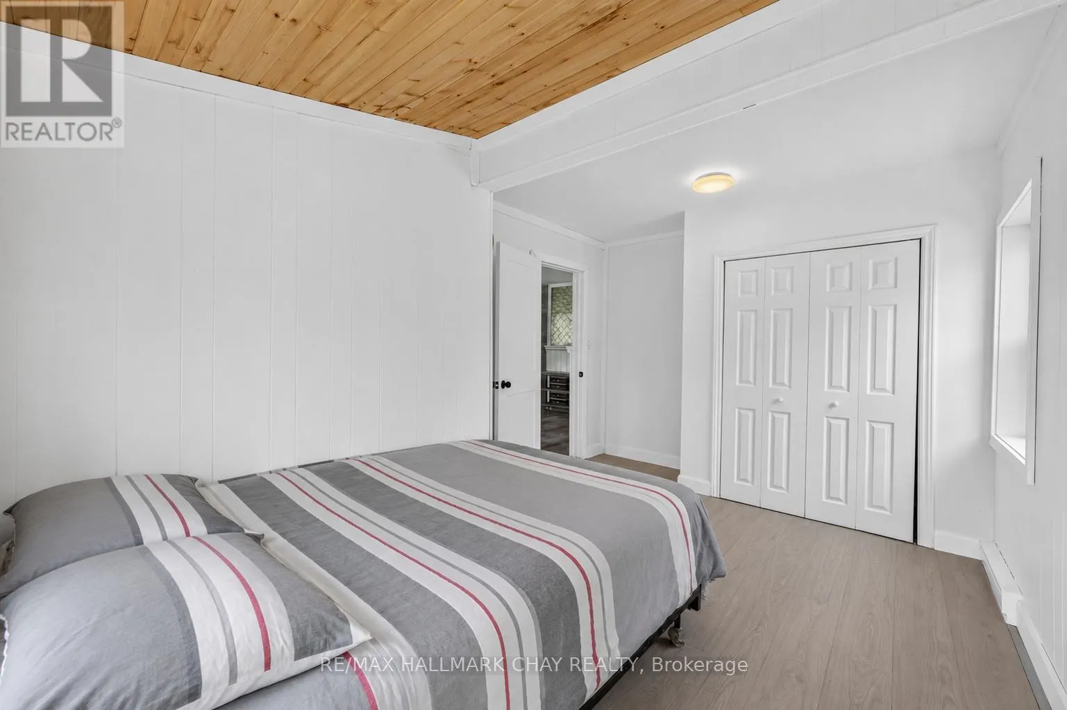 8 MYRTLE AVENUE
