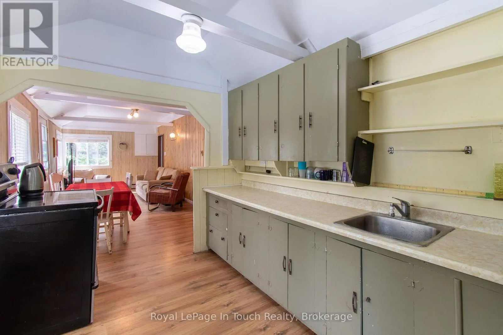 10 PILON ROAD