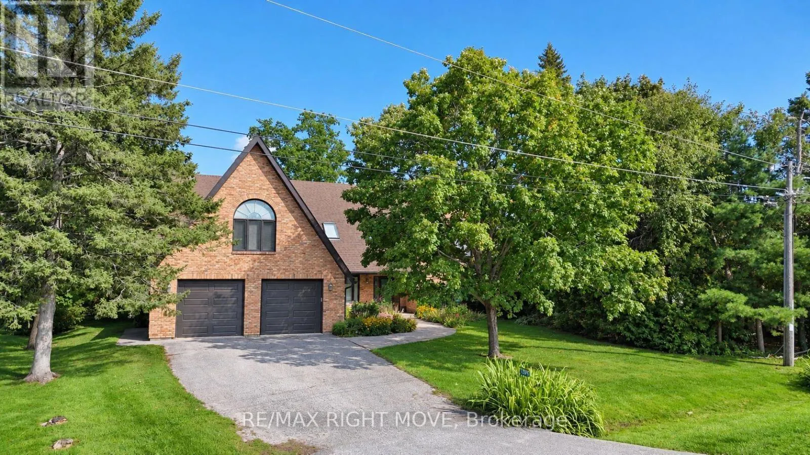 2199 THOMSON CRESCENT