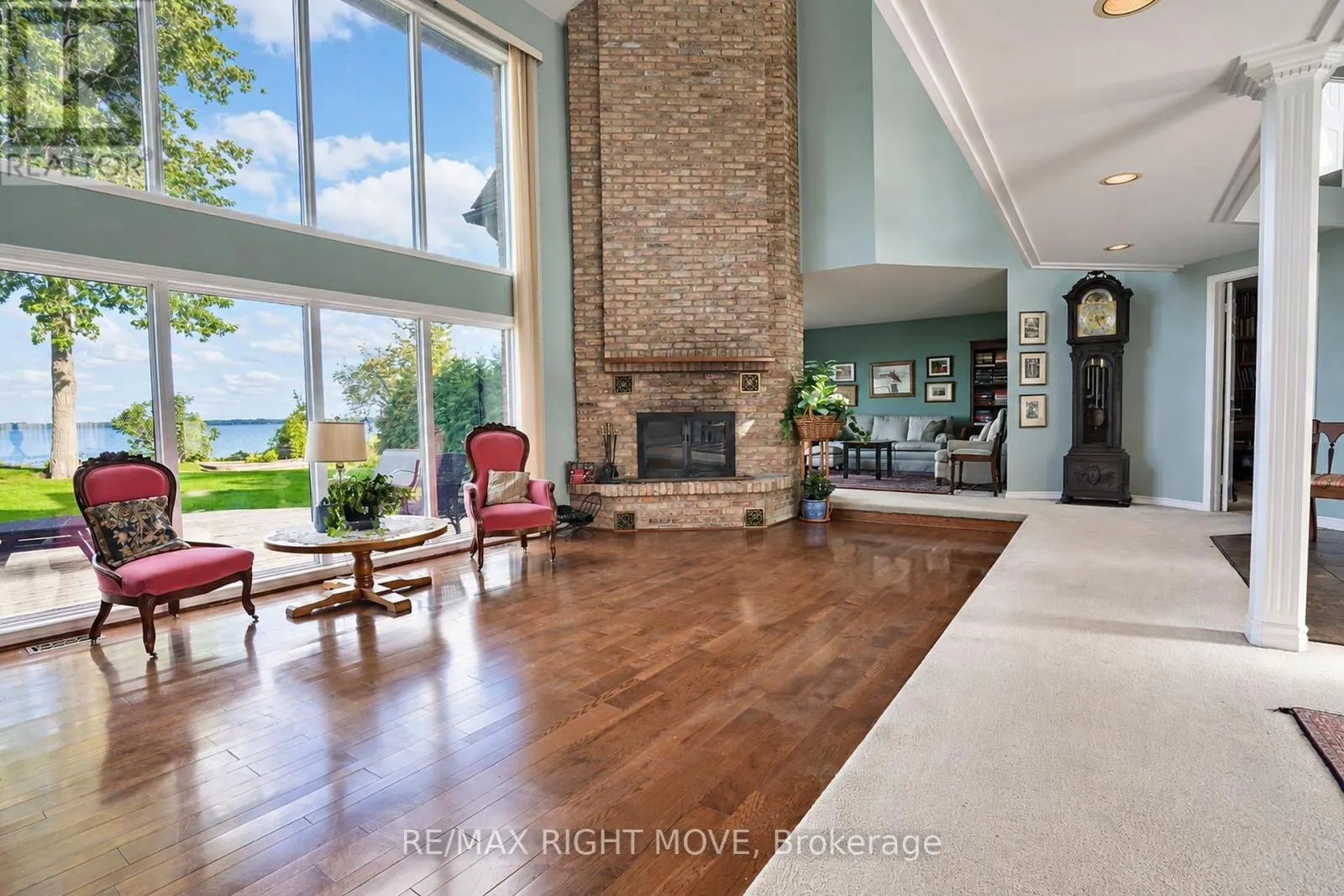 2199 THOMSON CRESCENT