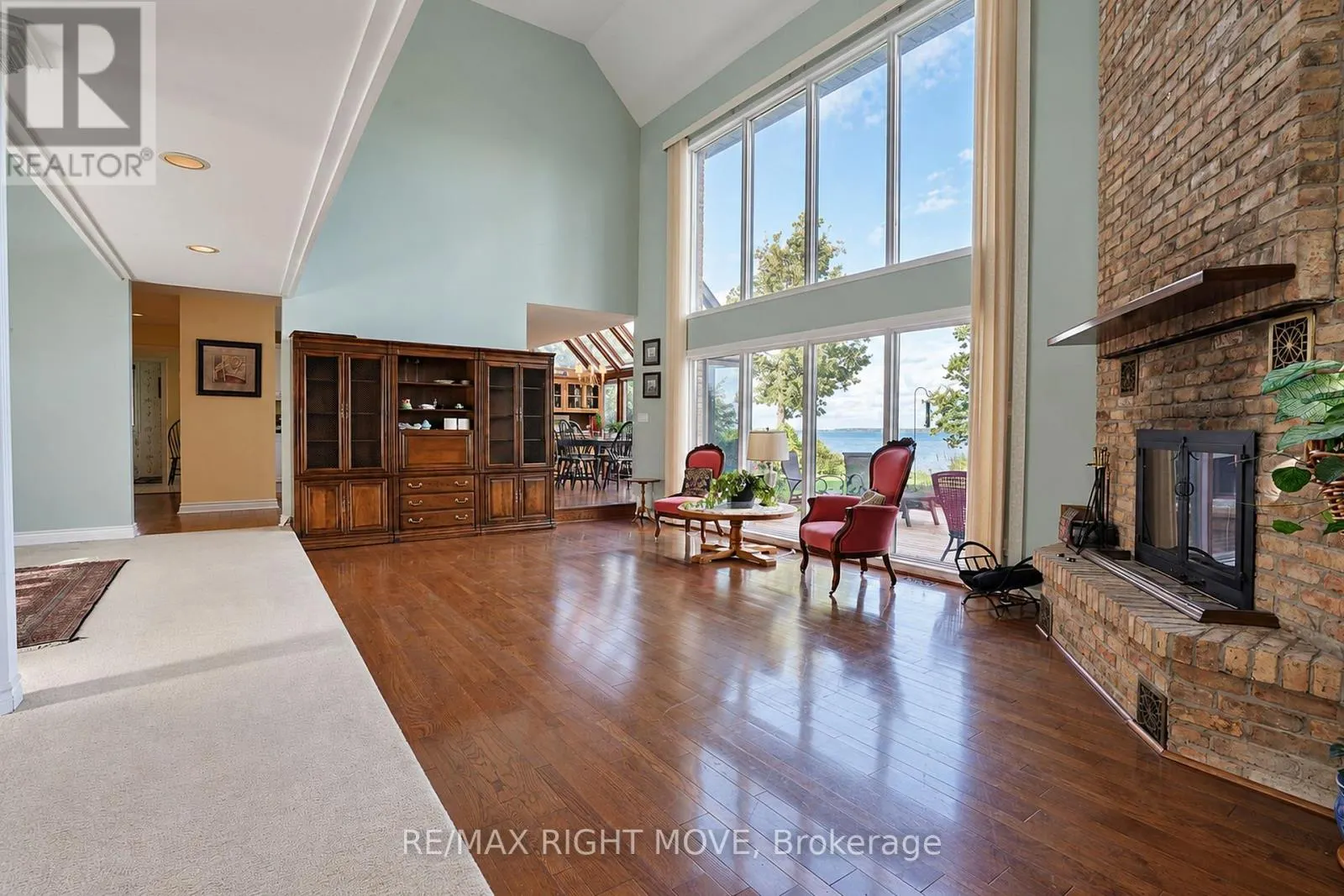 2199 THOMSON CRESCENT
