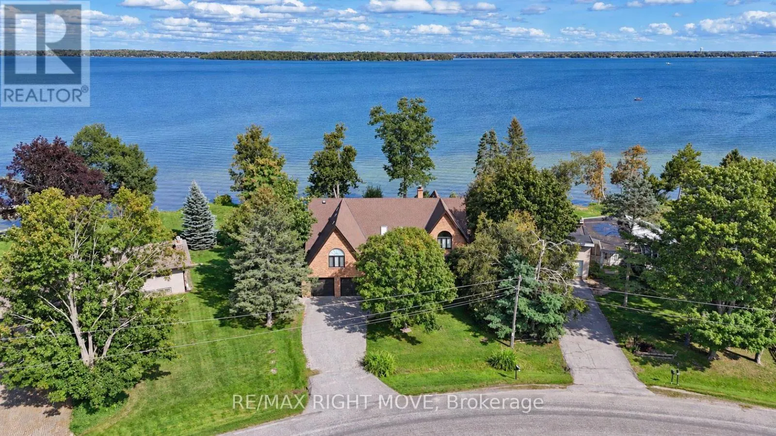 2199 THOMSON CRESCENT