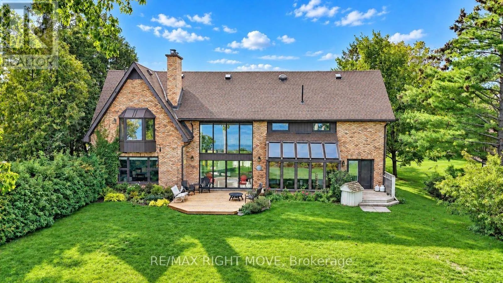 2199 THOMSON CRESCENT
