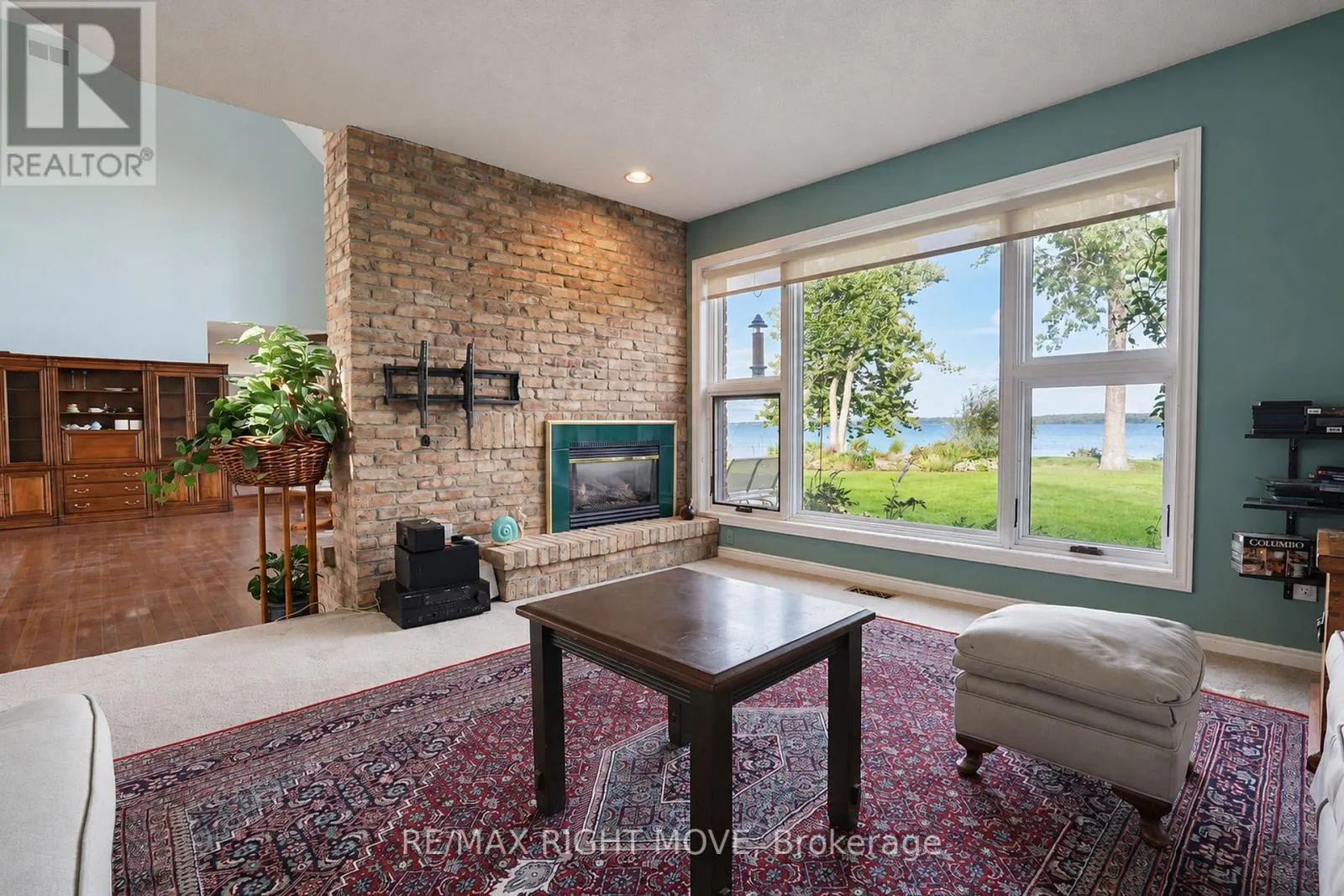 2199 THOMSON CRESCENT