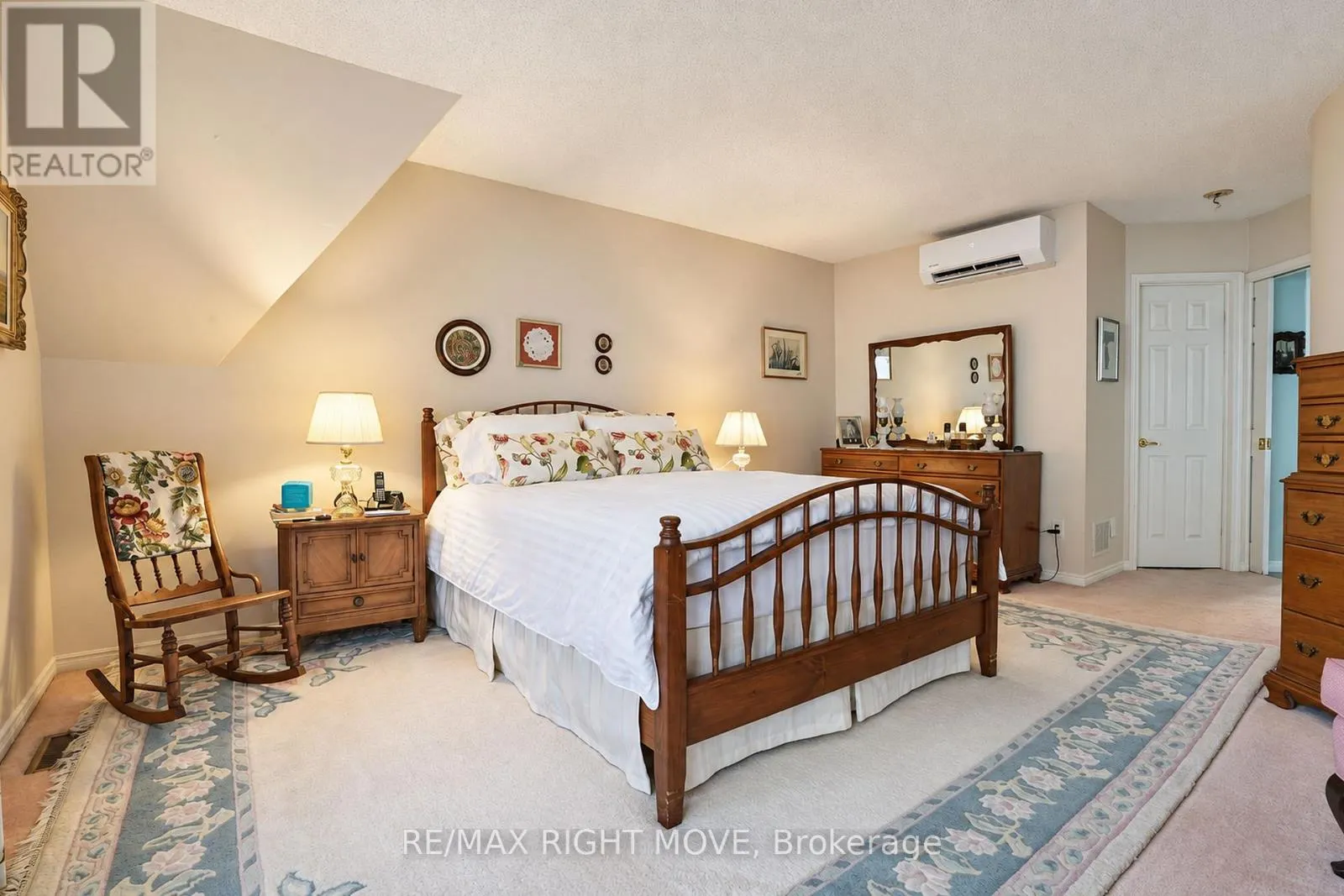 2199 THOMSON CRESCENT