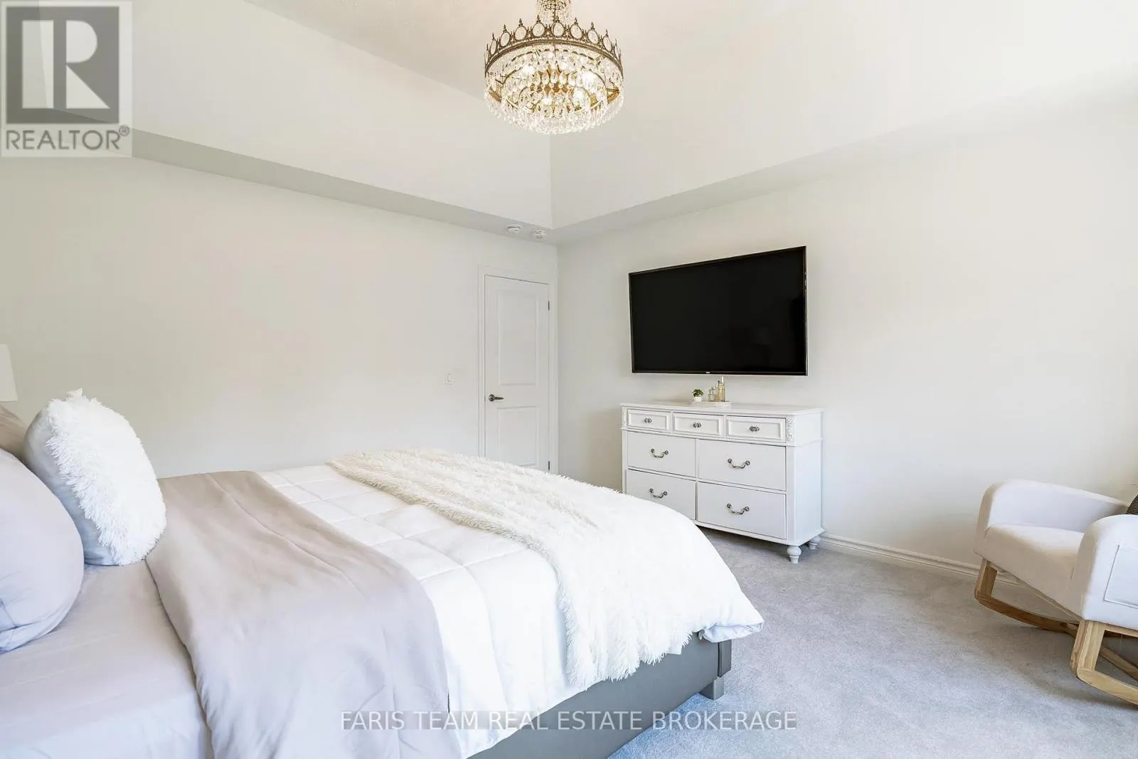24 SASSAFRAS ROAD