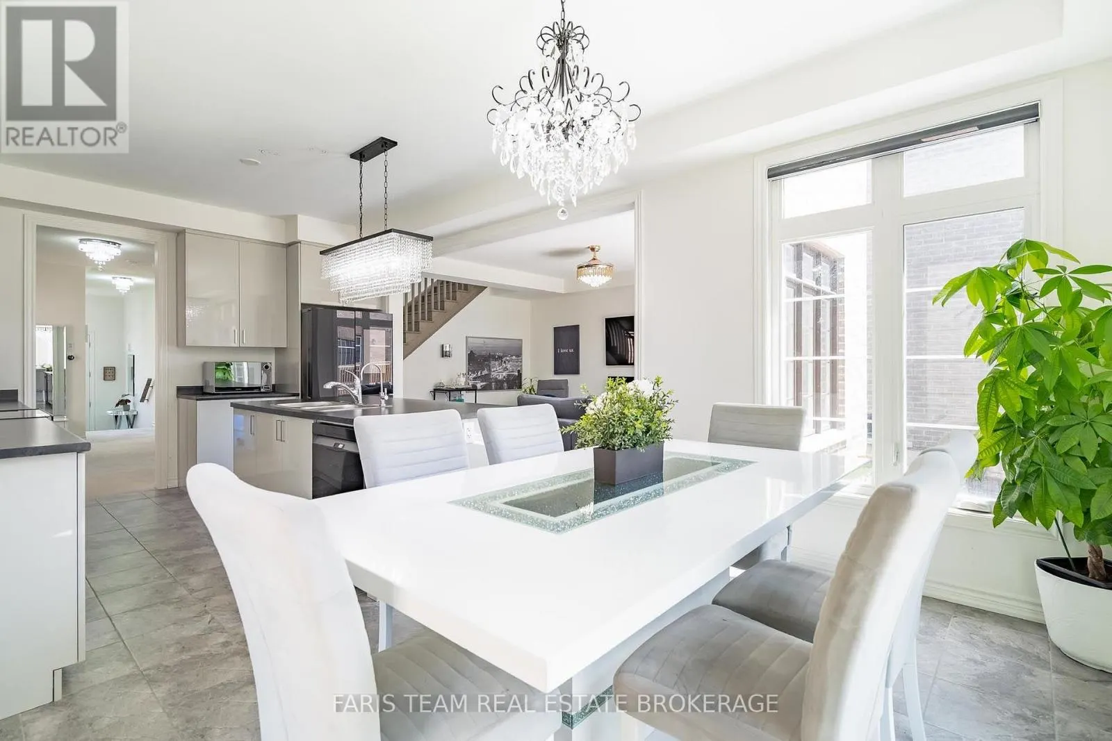 24 SASSAFRAS ROAD