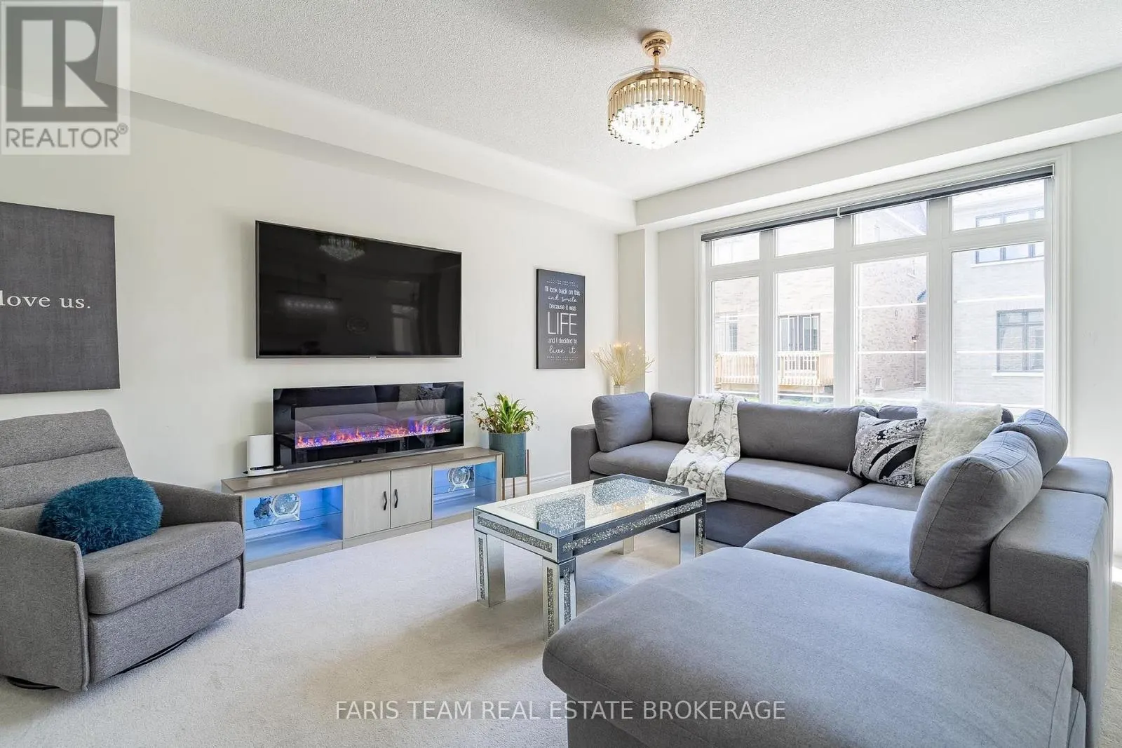 24 SASSAFRAS ROAD