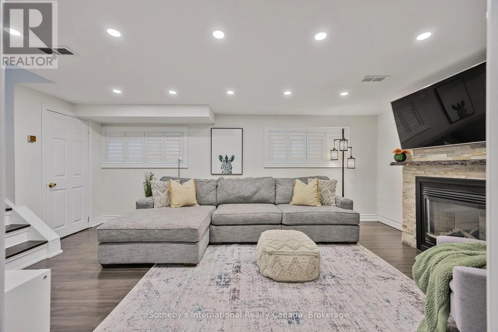 4 PEACHER STREET