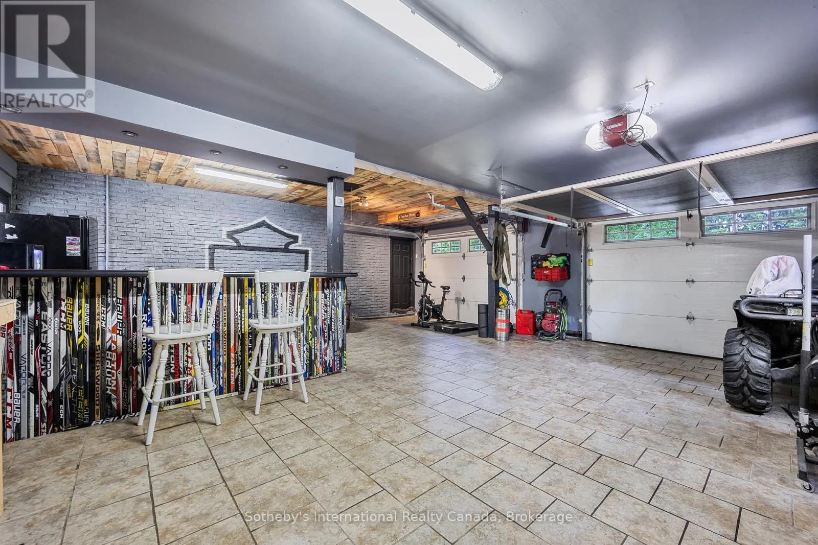 4 PEACHER STREET