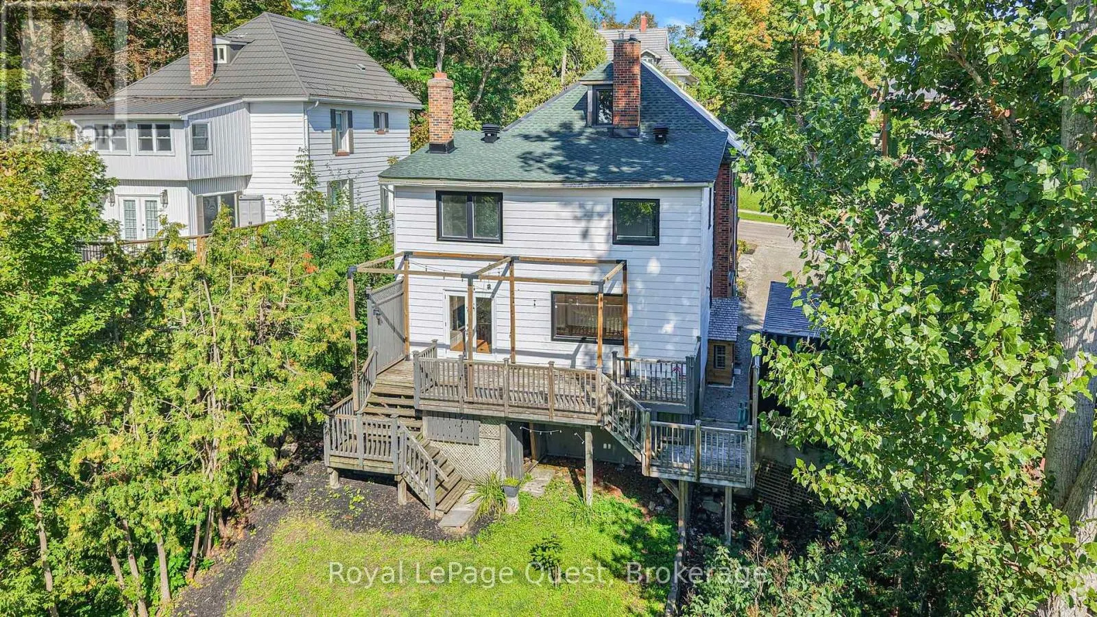 109 BRANT STREET E