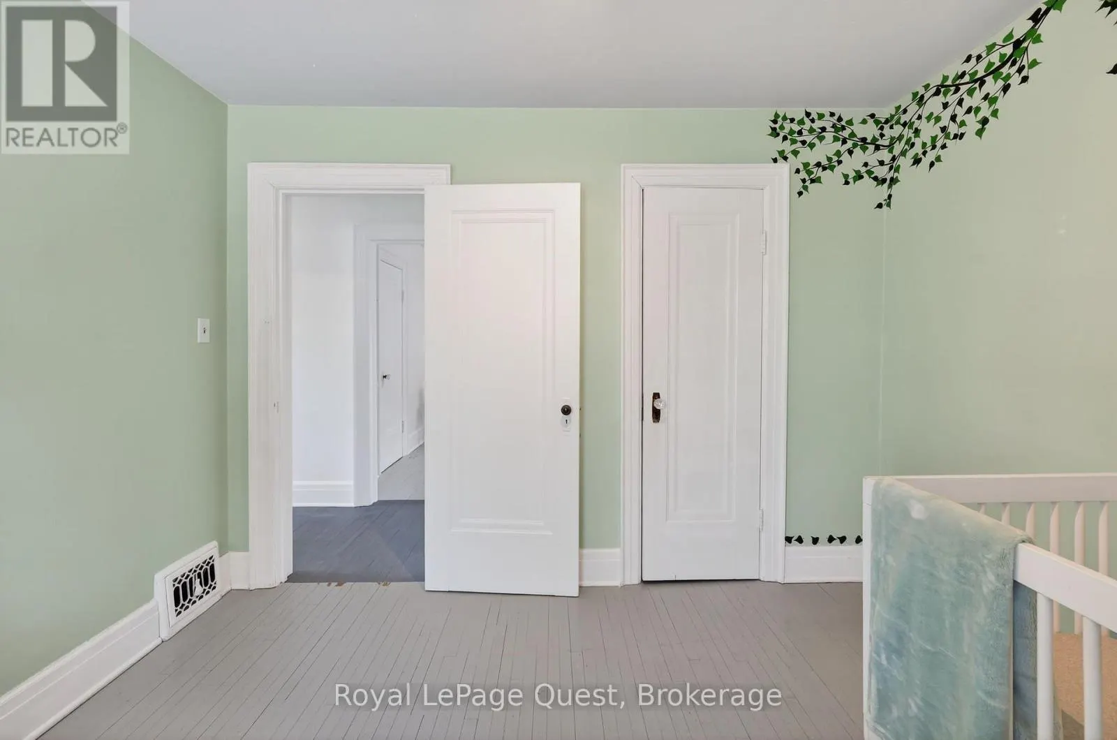 109 BRANT STREET E