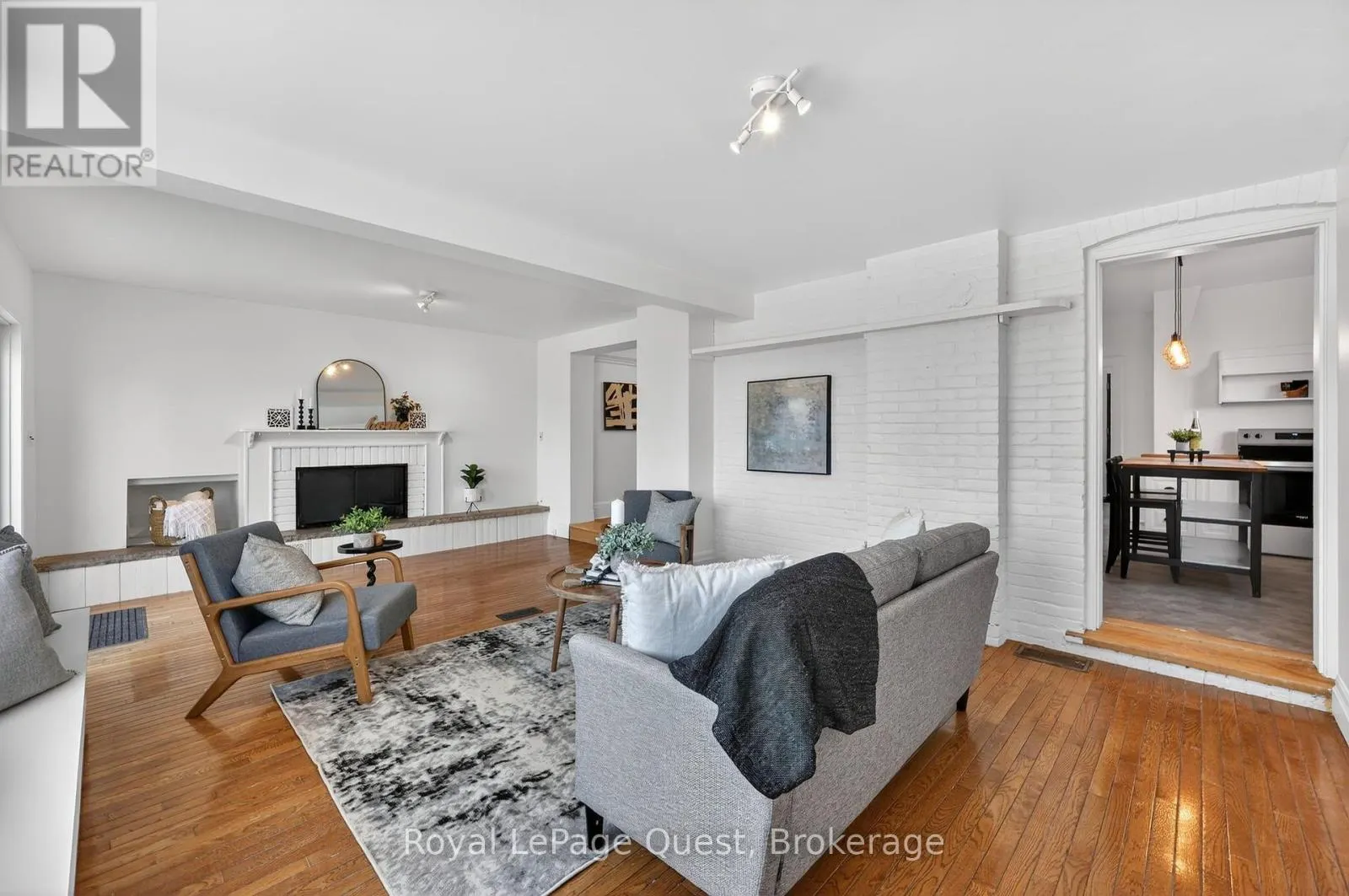 109 BRANT STREET E