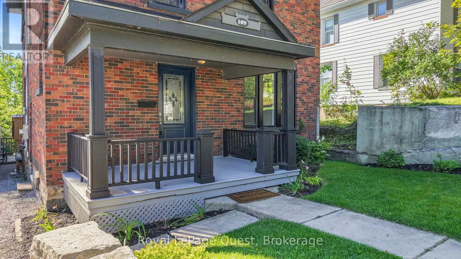 109 BRANT STREET E