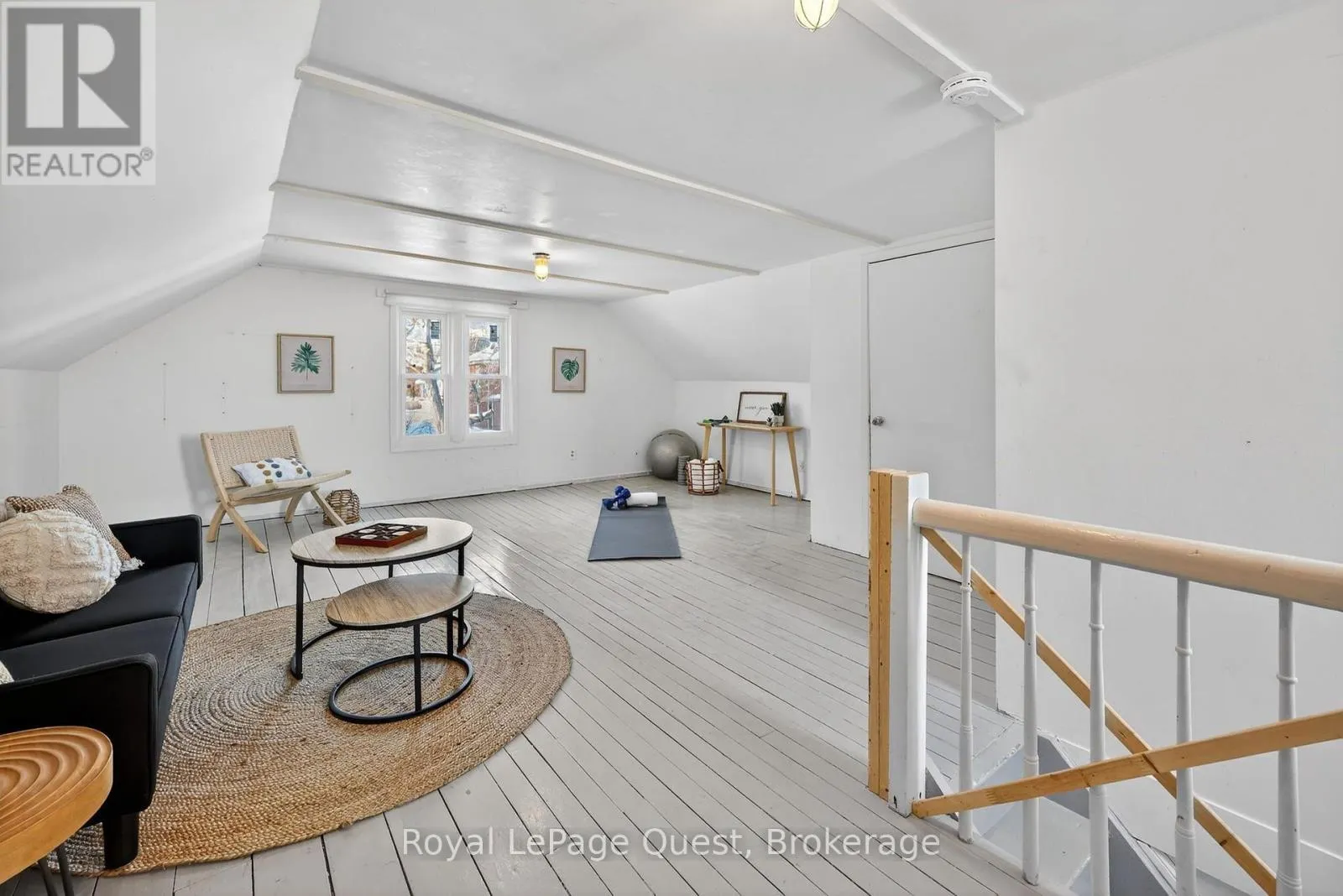 109 BRANT STREET E