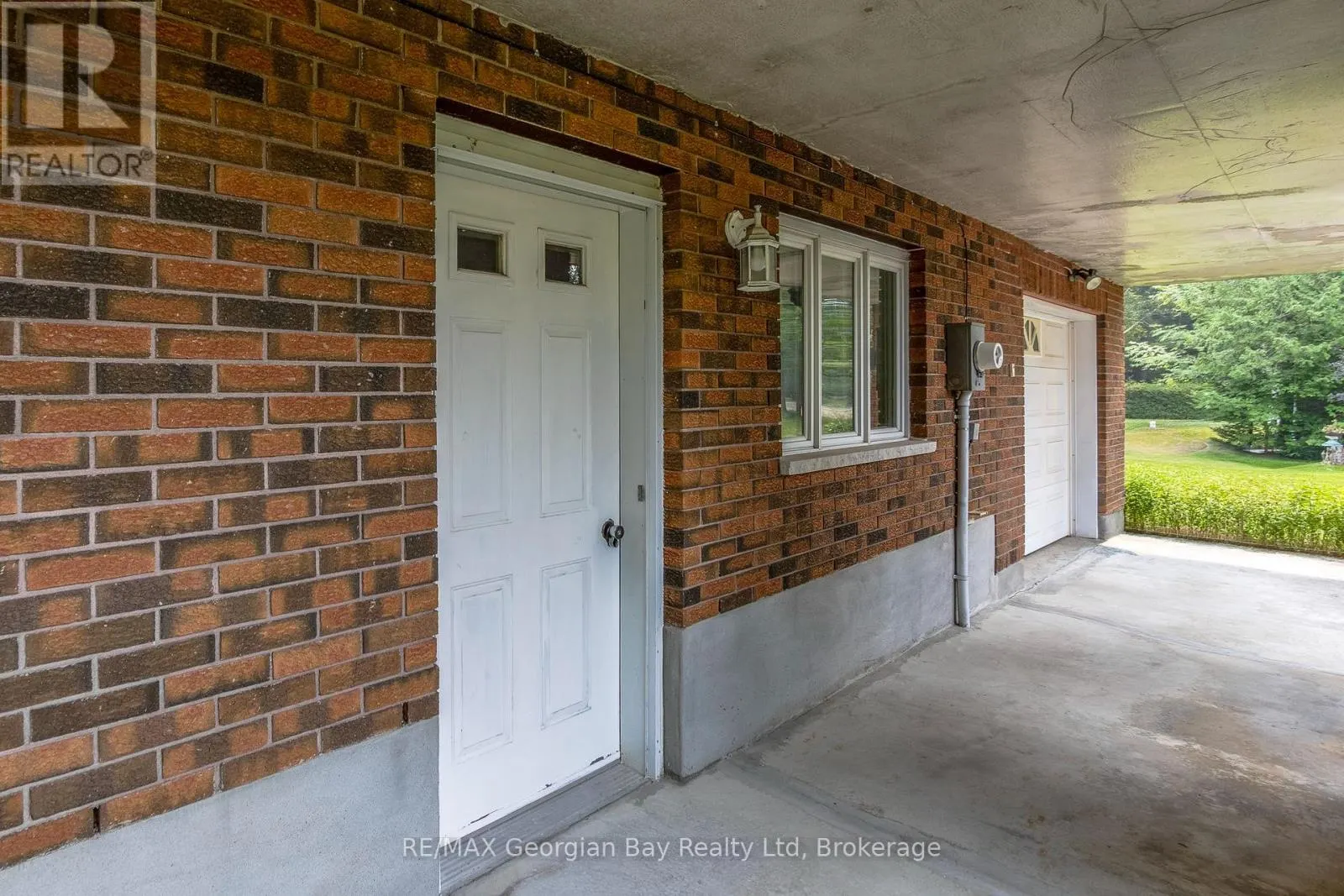 25 ALBERT AVENUE