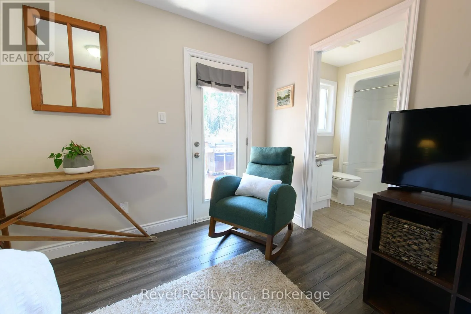 37 MARILYN AVENUE N