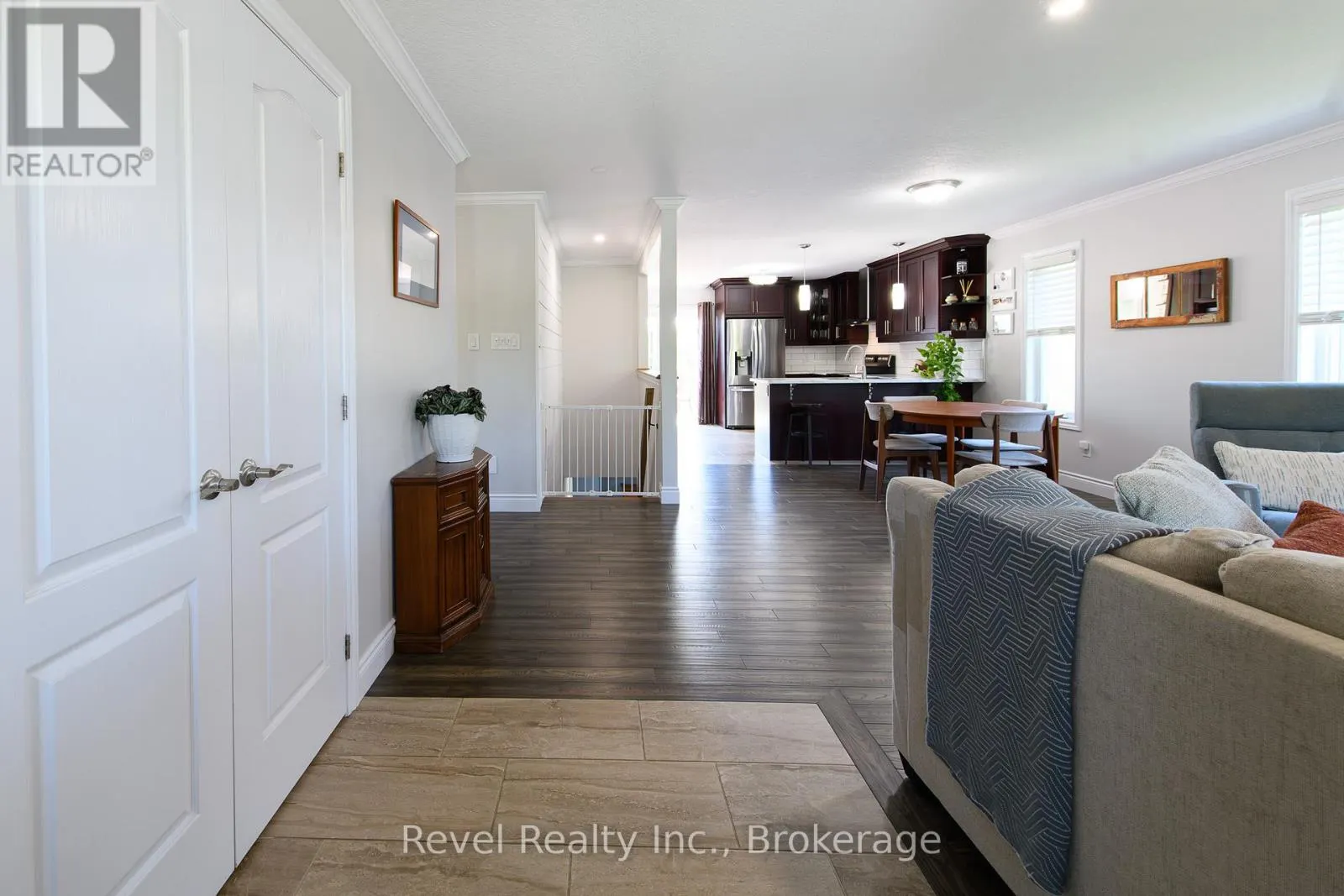 37 MARILYN AVENUE N