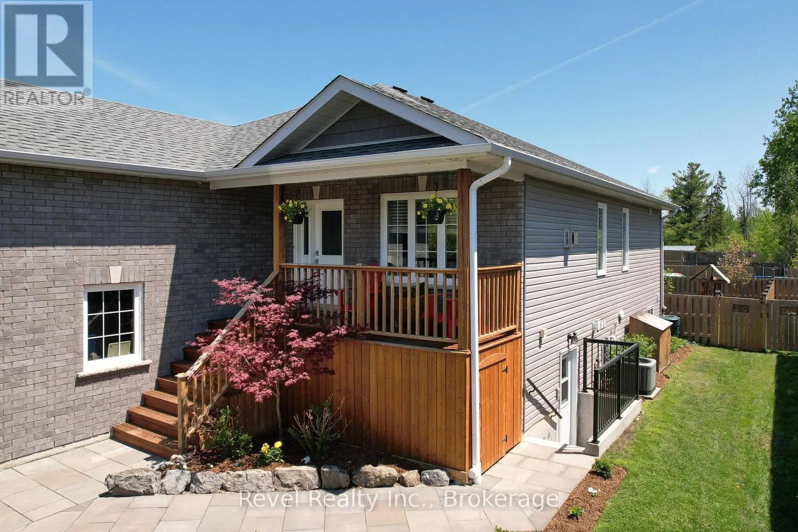 37 MARILYN AVENUE N