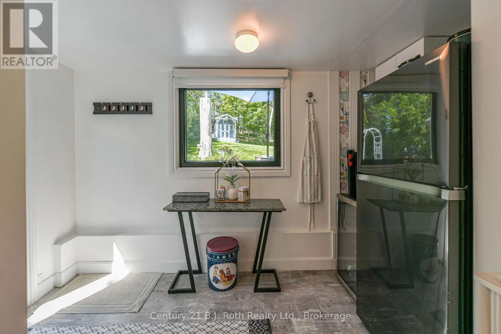 8 DUNN AVENUE