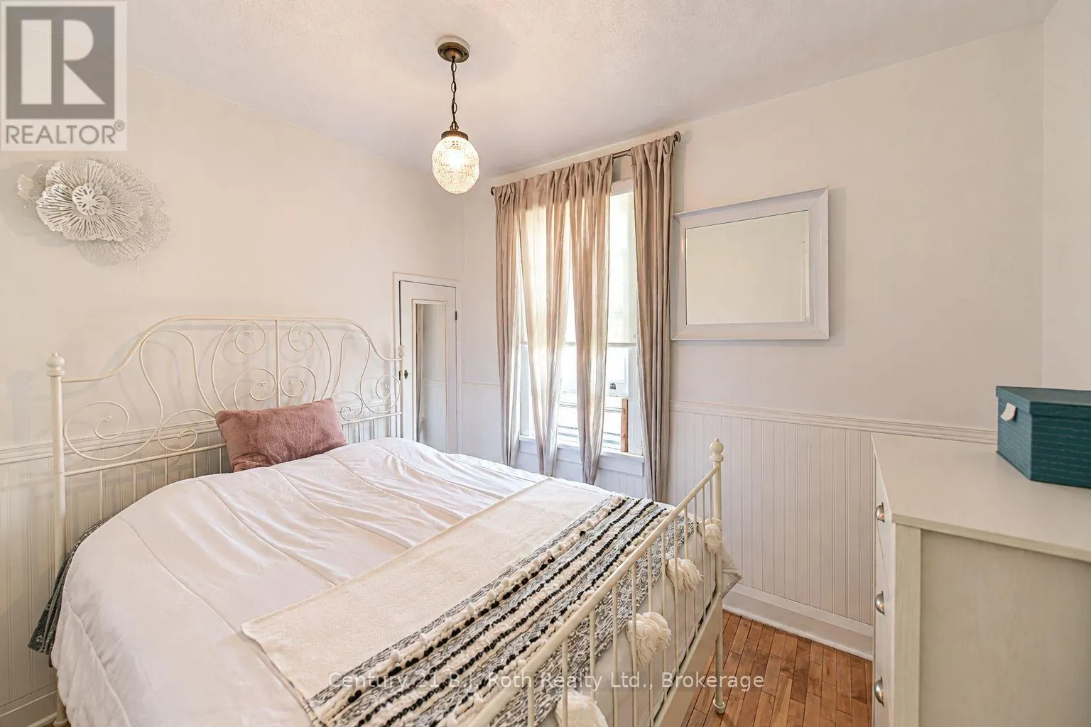 8 DUNN AVENUE