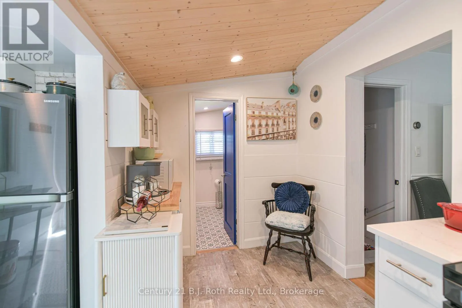 8 DUNN AVENUE