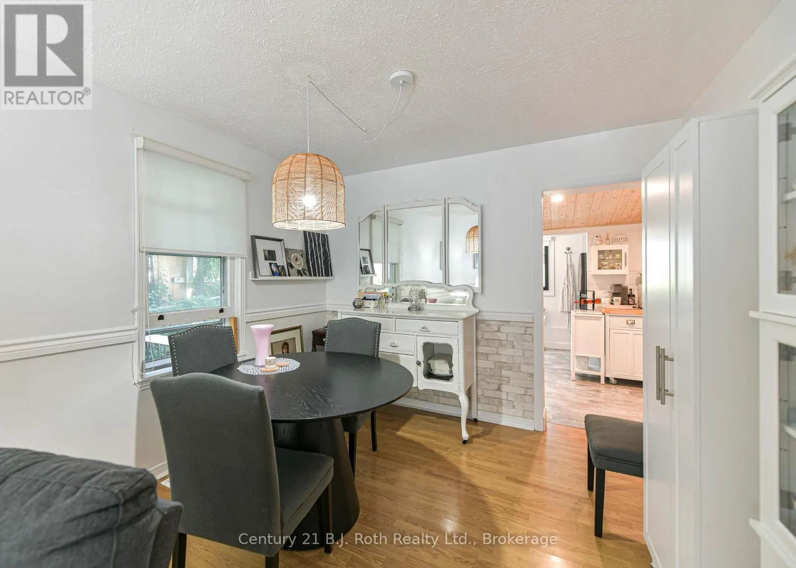 8 DUNN AVENUE